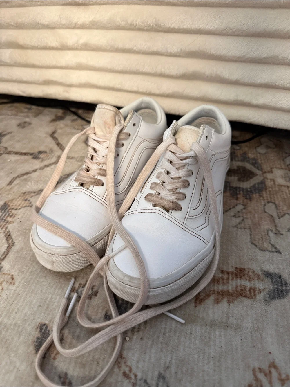 Women’s White Low-Top Vans